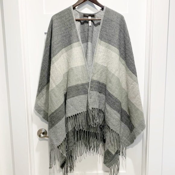 BCBGMaxAzria Poncho Blanket Shawl Wrap Sweater - One Size - Picture 1 of 8